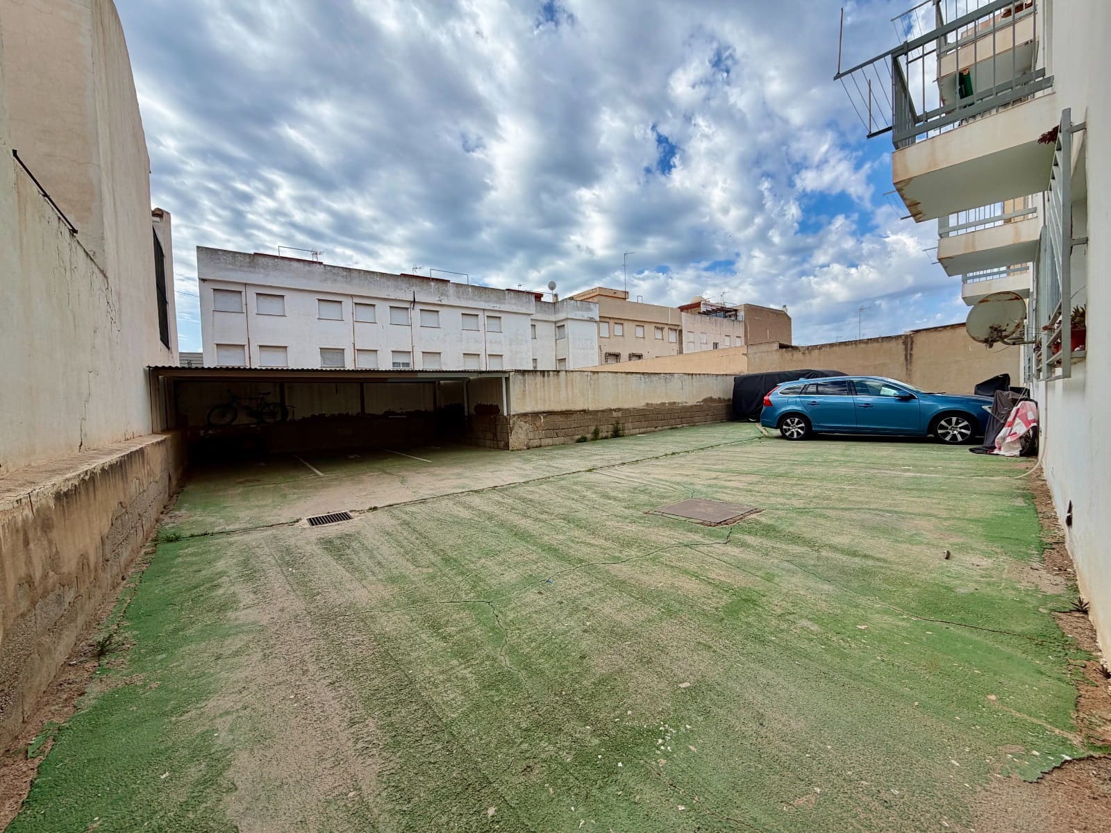 2 soveværelse Strandlejlighed til salg i Lo Pagan med garage - € 119.995 (Ref: 9893027)