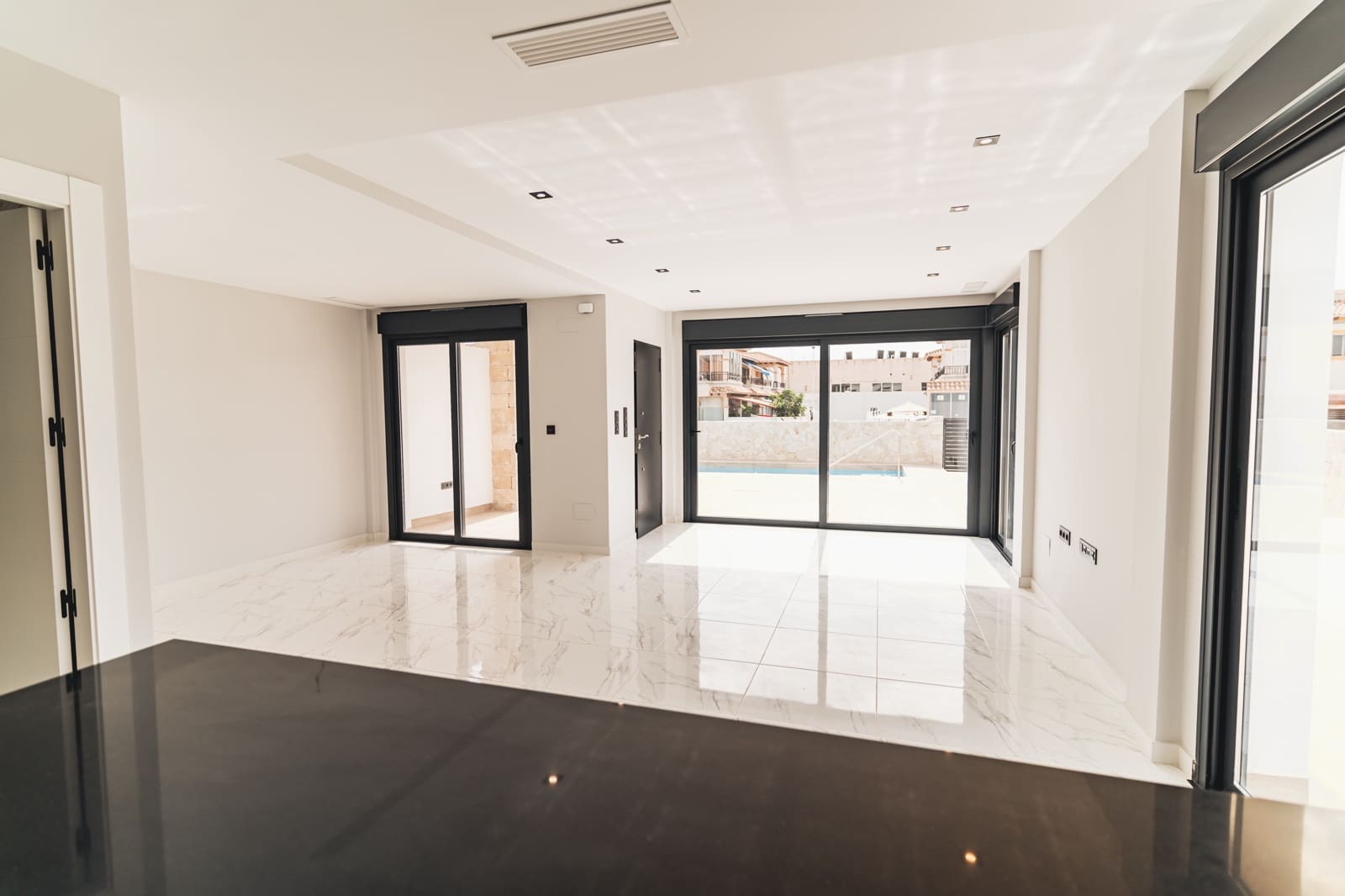 4 sovrum Villa till salu i Orihuela Costa med pool garage - 699 900 € (Ref: 9909016)