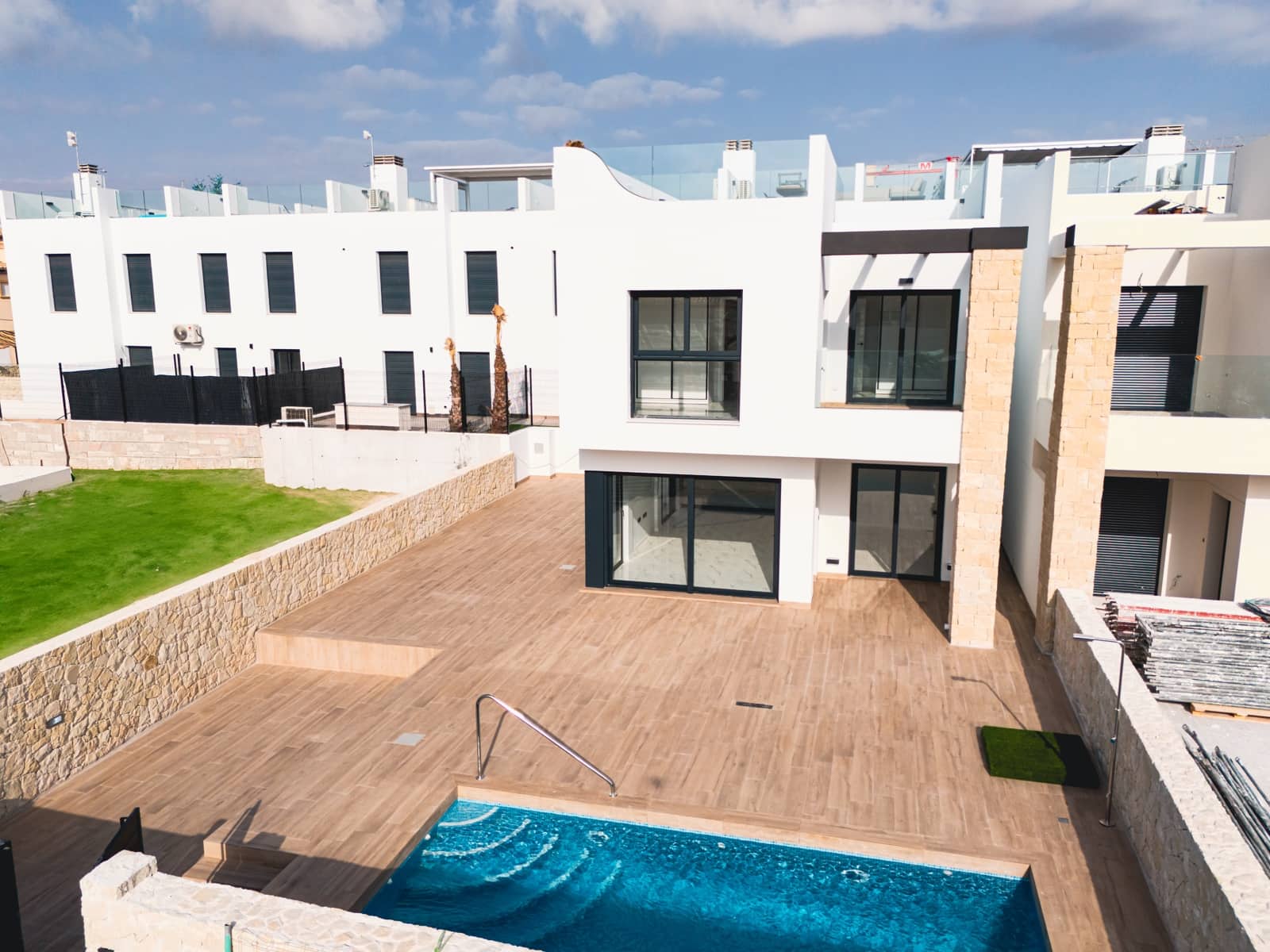 4 sovrum Villa till salu i Orihuela Costa med pool garage - 699 900 € (Ref: 9909016)