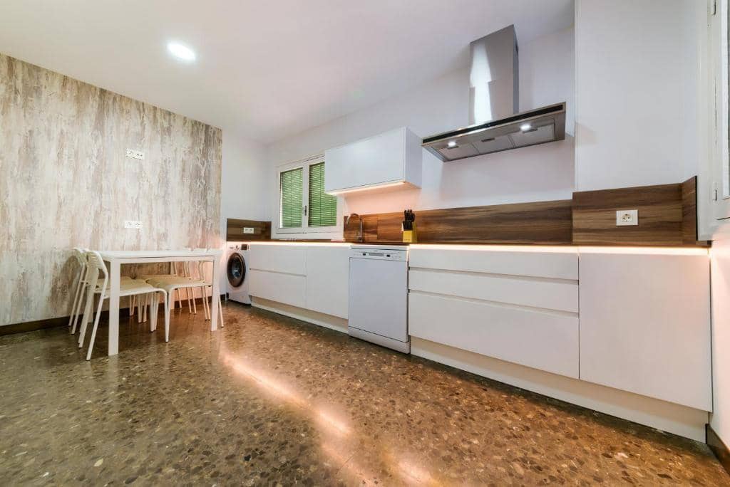 7 camera da letto Appartamento da affitare come casa vacanza in Malaga citta con piscina - 1.050 € (Rif: 7582321)