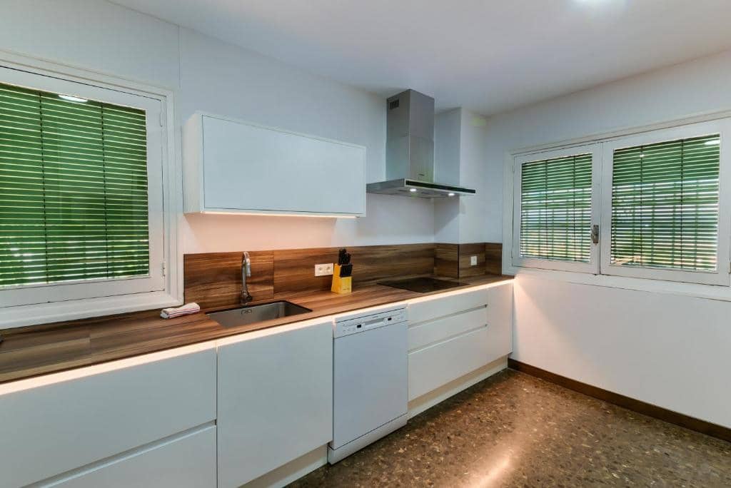 7 camera da letto Appartamento da affitare come casa vacanza in Malaga citta con piscina - 1.050 € (Rif: 7582321)