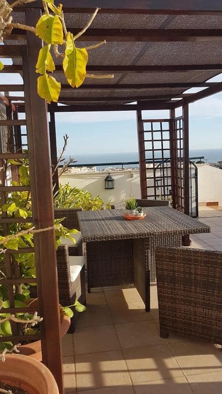 3 camera da letto Appartamento sulla Spiaggia da affitare come casa vacanza in Malaga citta con piscina garage - 840 € (Rif: 7611184)