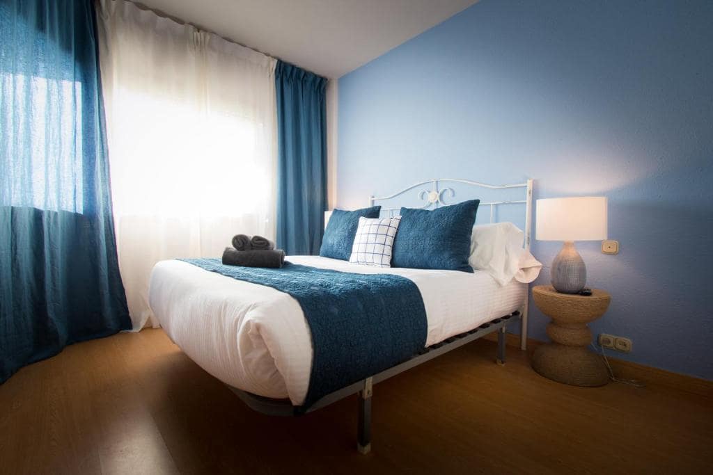 1 bedroom Beach Apartment for holiday rental in Malaga city with pool garage - € 350 (Ref: 7611187)