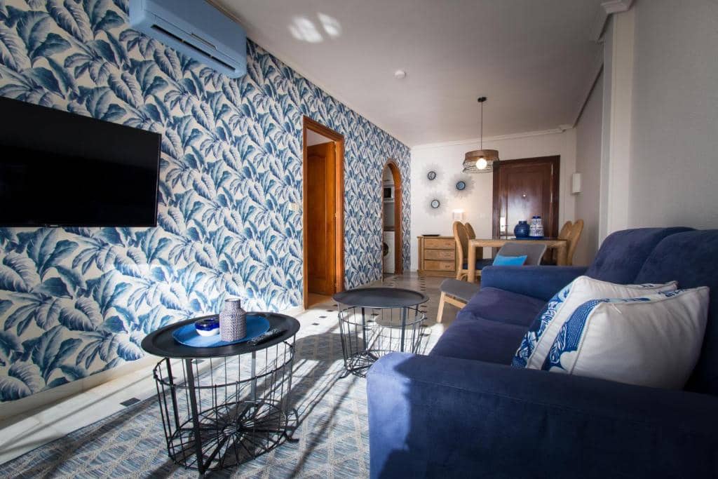 1 bedroom Beach Apartment for holiday rental in Malaga city with pool garage - € 350 (Ref: 7611187)