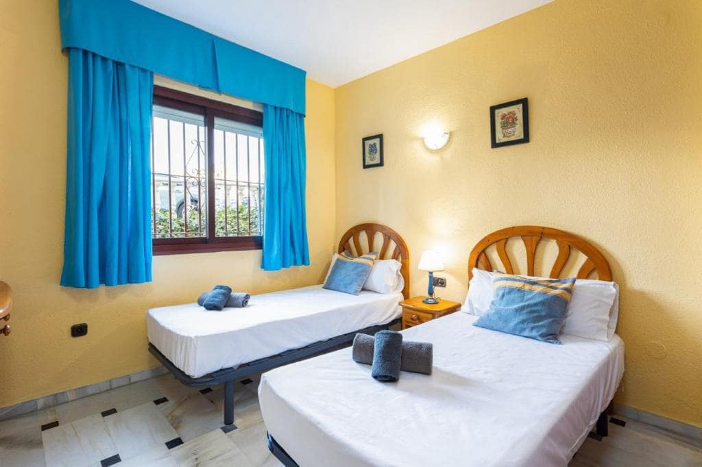 1 camera da letto Appartamento sulla Spiaggia da affitare come casa vacanza in Malaga citta con piscina garage - 735 € (Rif: 7611314)