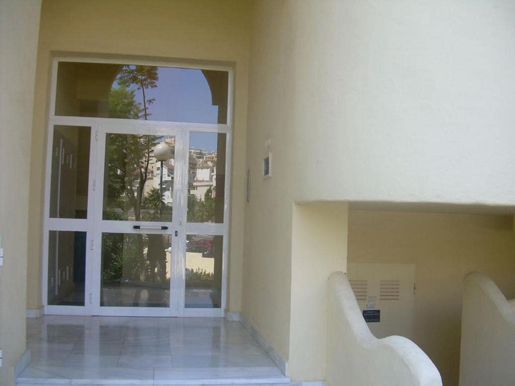 2 camera da letto Appartamento sulla Spiaggia da affitare come casa vacanza in Malaga citta con piscina garage - 840 € (Rif: 7611319)