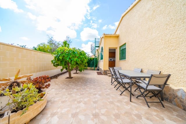 3 bedroom Villa for sale in La Marina, Elche / Elx with pool - € 222,000 (Ref: 10004561)