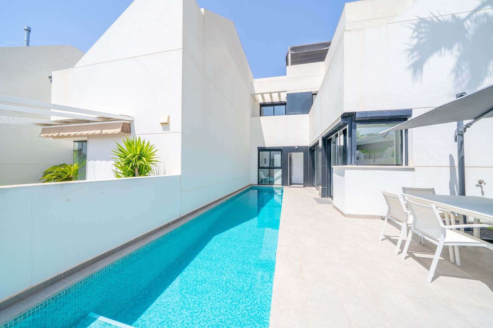 3 slaapkamer Villa te koop in La Marina met zwembad - € 329.000 (Ref: 10012502)