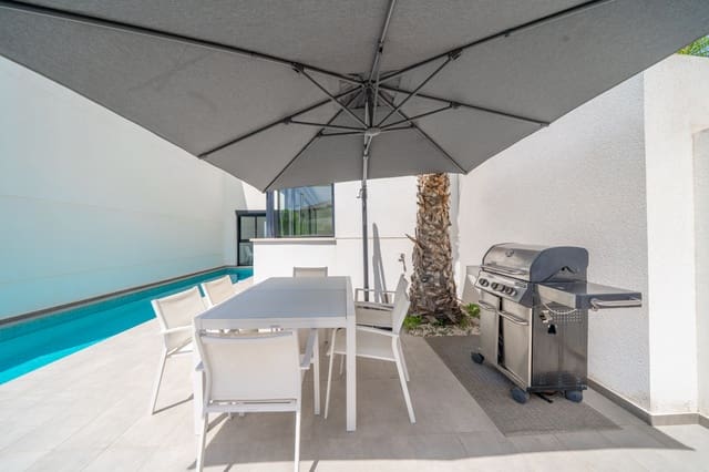 3 slaapkamer Villa te koop in La Marina, Elche / Elx met zwembad - € 329.000 (Ref: 10012502)