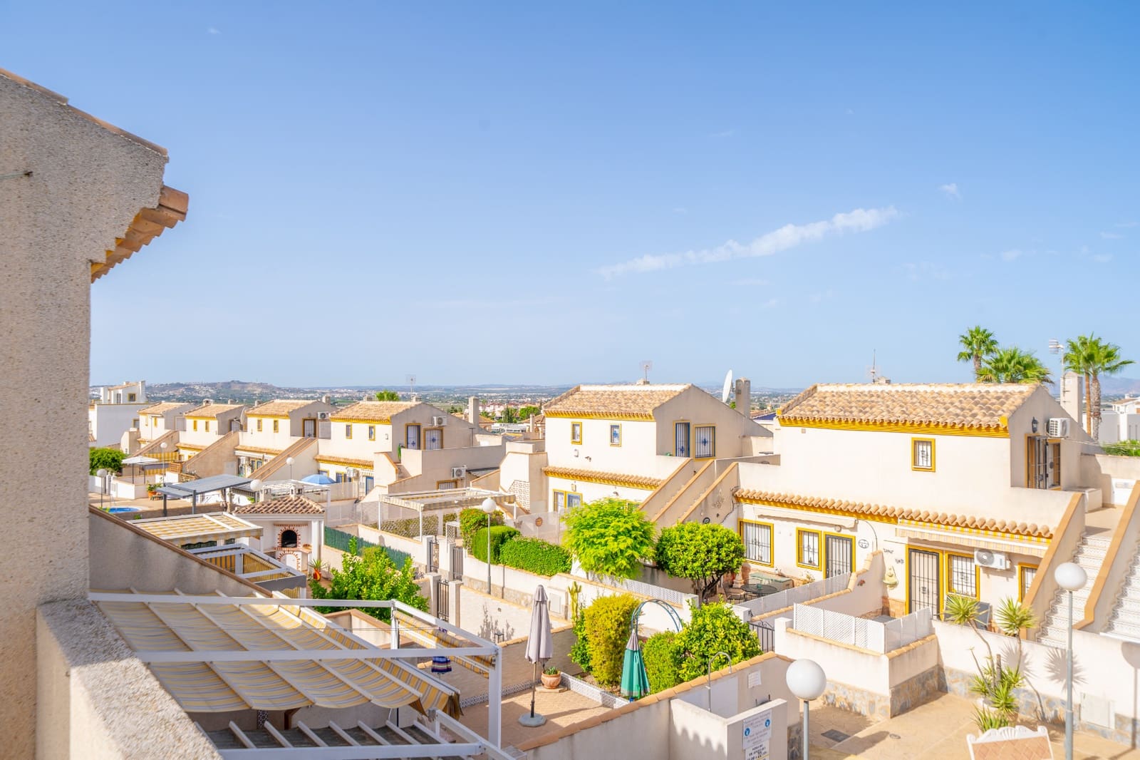 3 quarto Moradia em Banda para venda em La Marina com piscina - 195 000 € (Ref: 10032529)