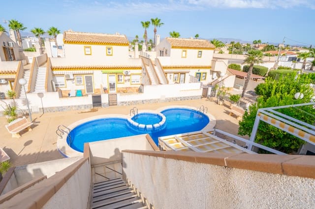 3 slaapkamer Rijtjeshuis te koop in La Marina, Elche / Elx met zwembad - € 195.000 (Ref: 10032529)