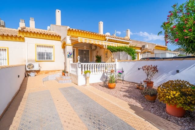 3 slaapkamer Rijtjeshuis te koop in La Marina, Elche / Elx met zwembad - € 195.000 (Ref: 10032529)
