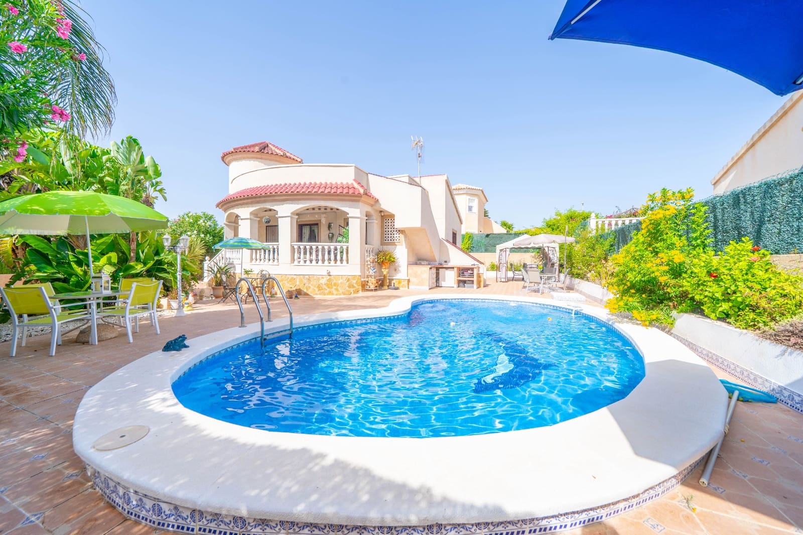 3 soveværelse Villa til salg i La Marina med swimmingpool - € 359.000 (Ref: 10035837)