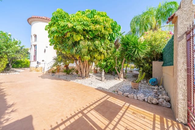 3 soveværelse Villa til salg i La Marina, Elche / Elx med swimmingpool - € 359.000 (Ref: 10035837)