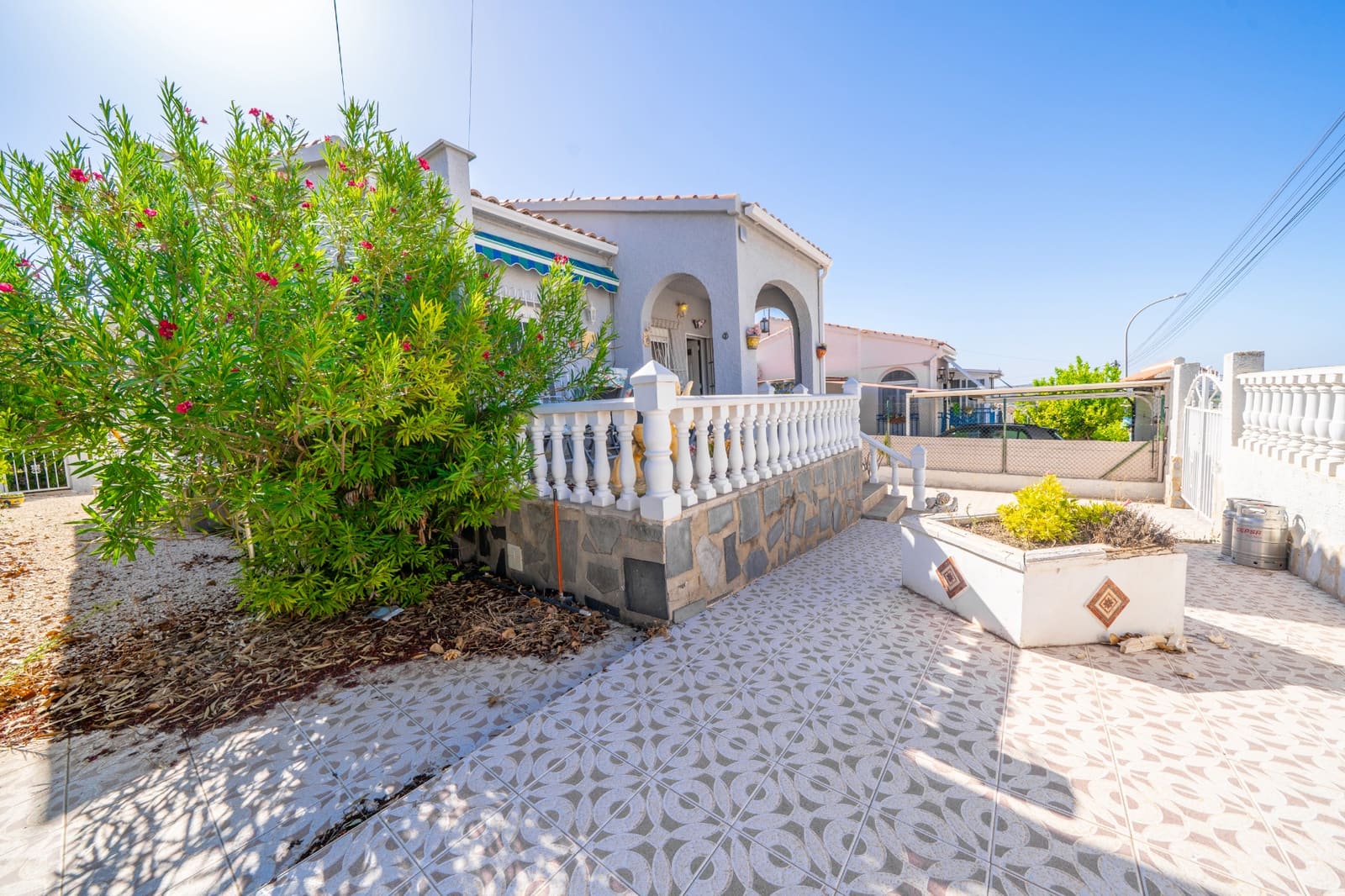 2 bedroom Villa for sale in La Marina with pool - € 185,000 (Ref: 10042151)