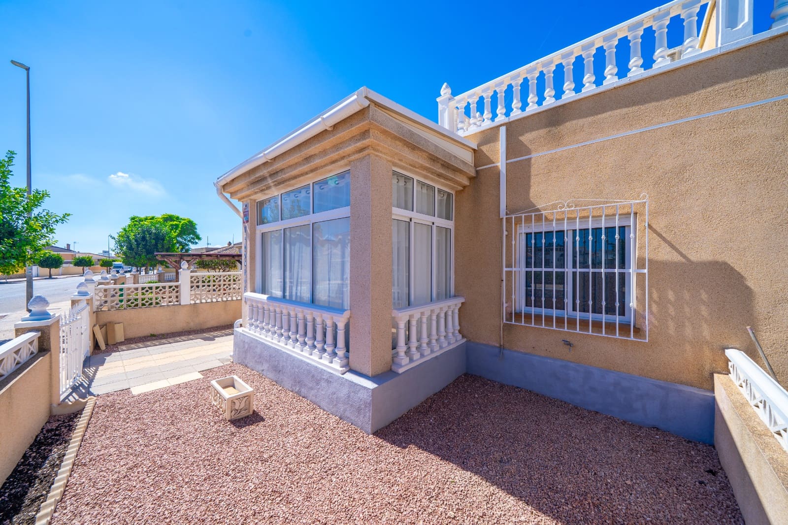 Pareado de 2 habitaciones en La Marina en venta con piscina - 175.000 € (Ref: 10106509)
