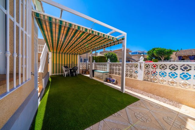 2 bedroom Semi-detached Villa for sale in La Marina, Elche / Elx with pool garage - € 175,000 (Ref: 10106509)