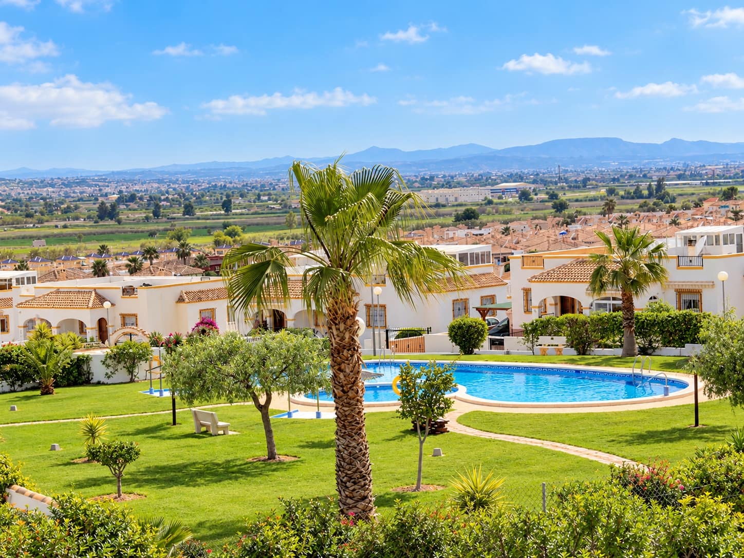 2 slaapkamer Halfvrijstaande villa te koop in La Marina met zwembad garage - € 209.995 (Ref: 10120984)