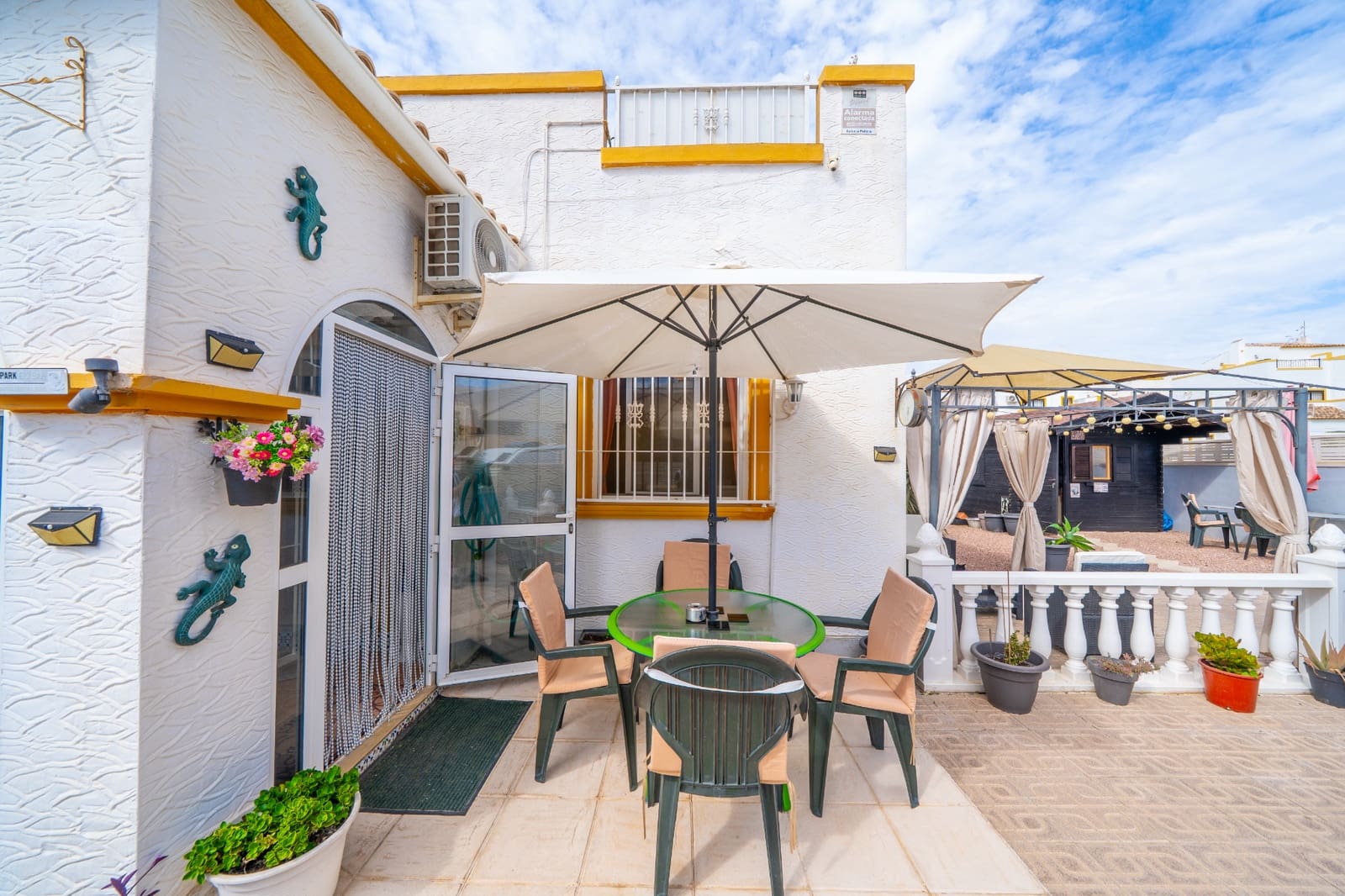 2 slaapkamer Halfvrijstaande villa te koop in La Marina met zwembad garage - € 209.995 (Ref: 10120984)