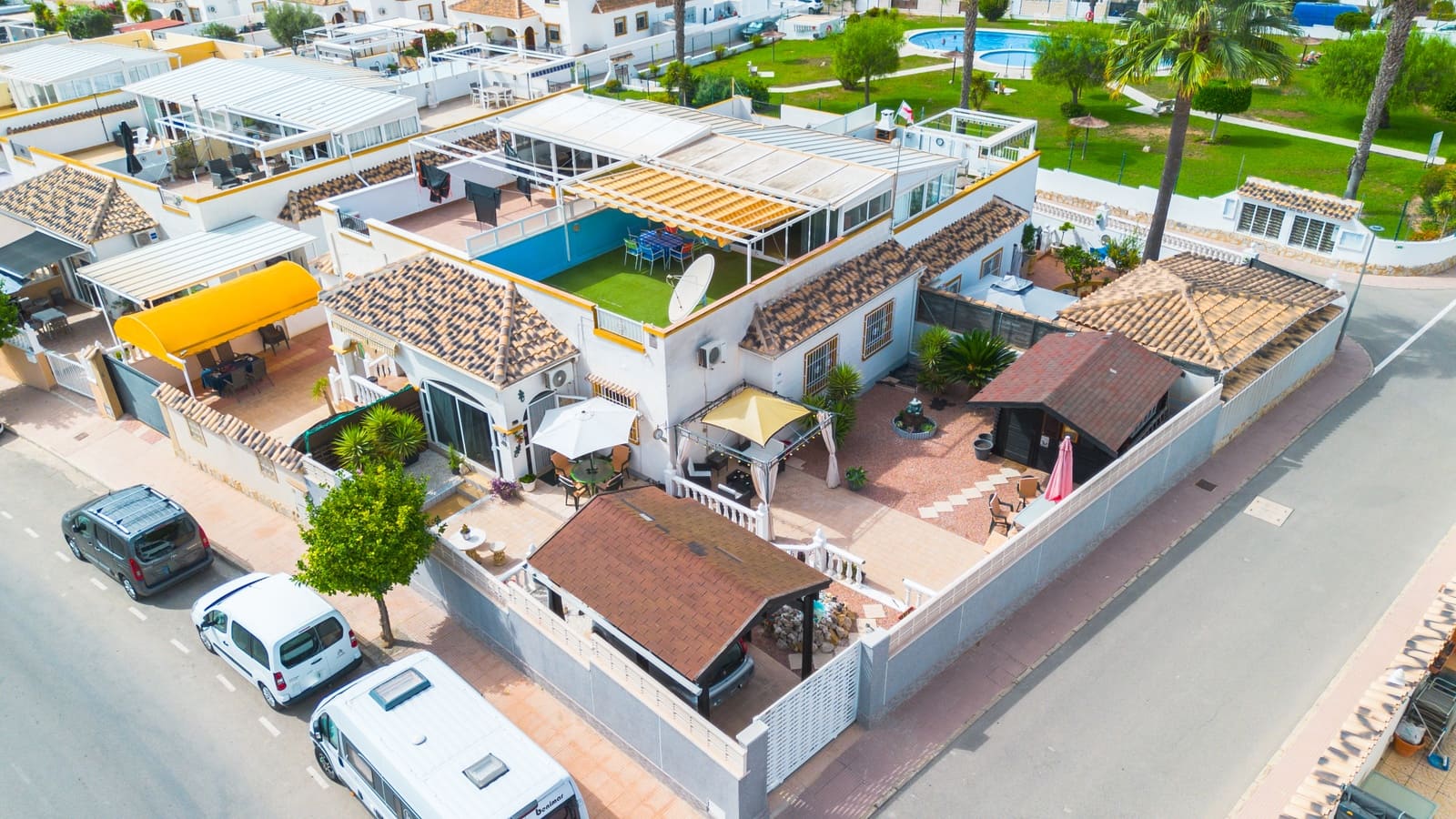 2 slaapkamer Halfvrijstaande villa te koop in La Marina met zwembad garage - € 209.995 (Ref: 10120984)