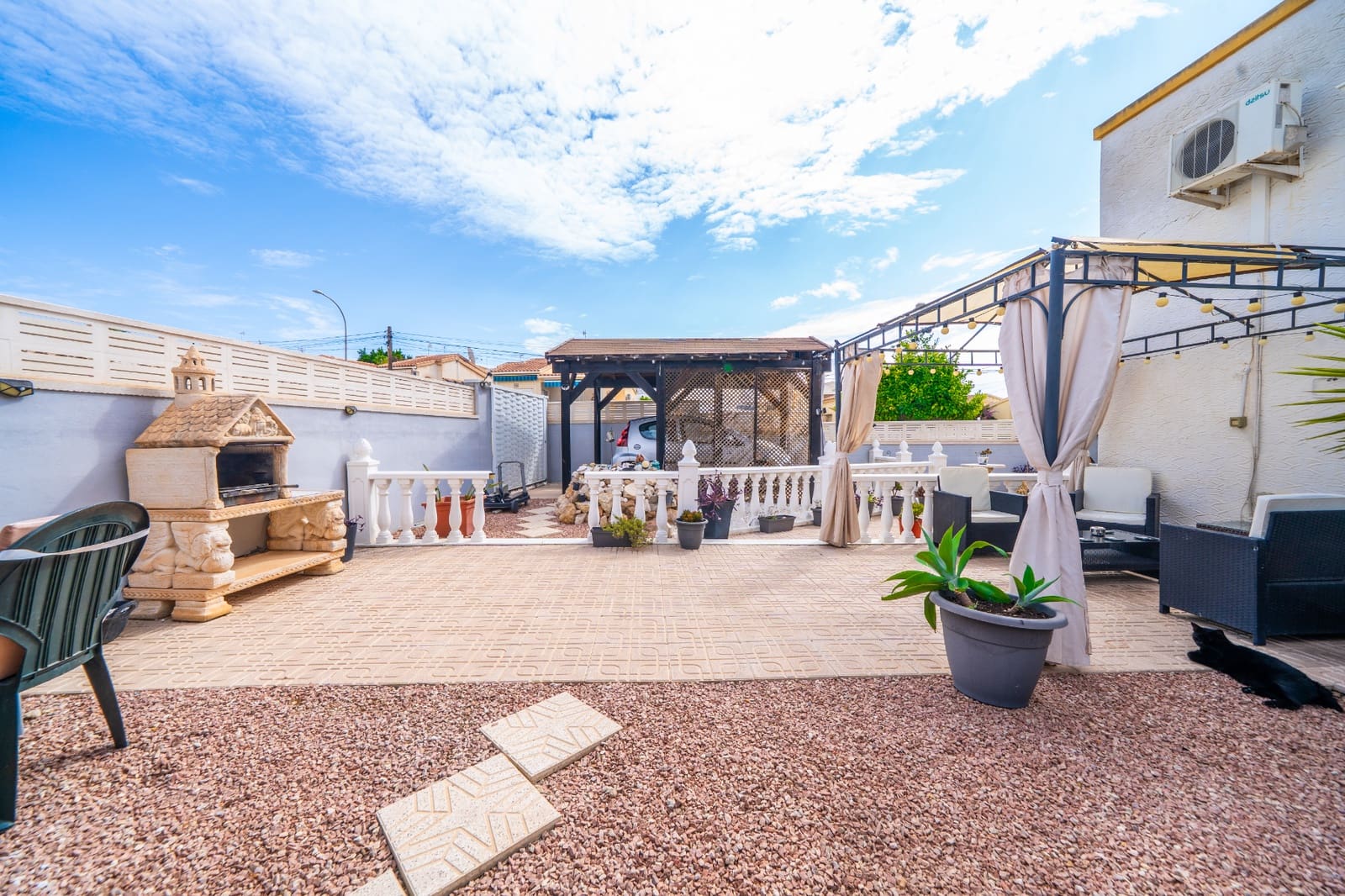 2 slaapkamer Halfvrijstaande villa te koop in La Marina met zwembad garage - € 209.995 (Ref: 10120984)