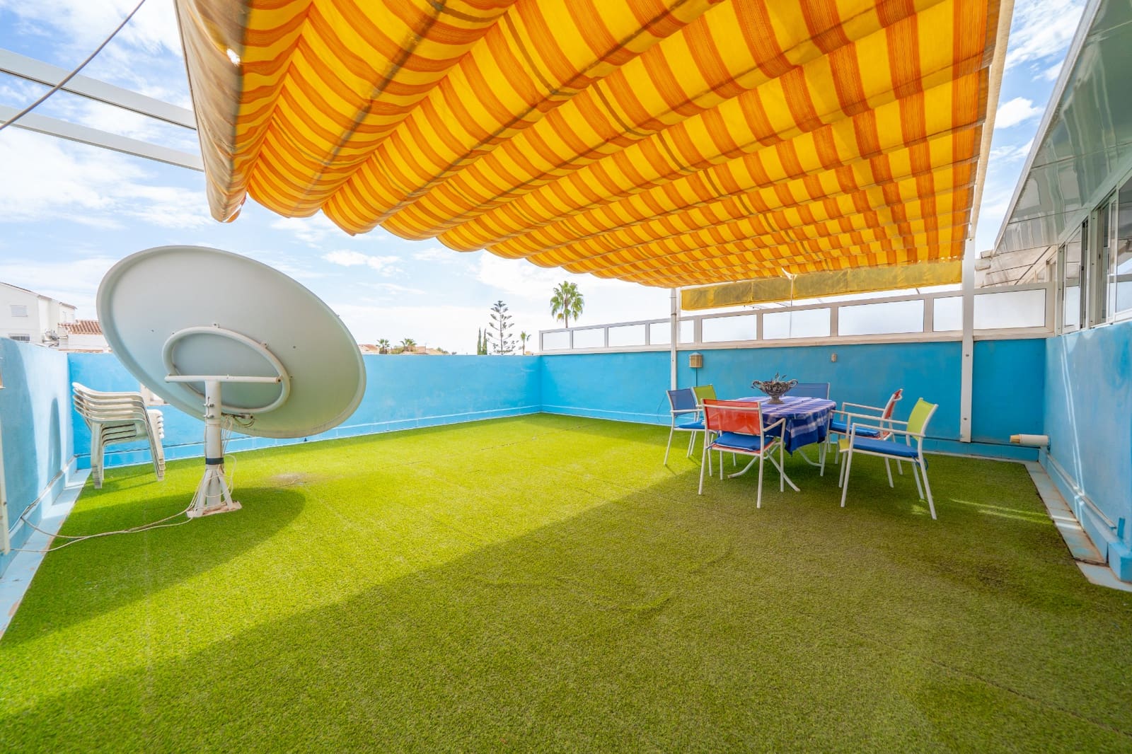 2 slaapkamer Halfvrijstaande villa te koop in La Marina met zwembad garage - € 209.995 (Ref: 10120984)