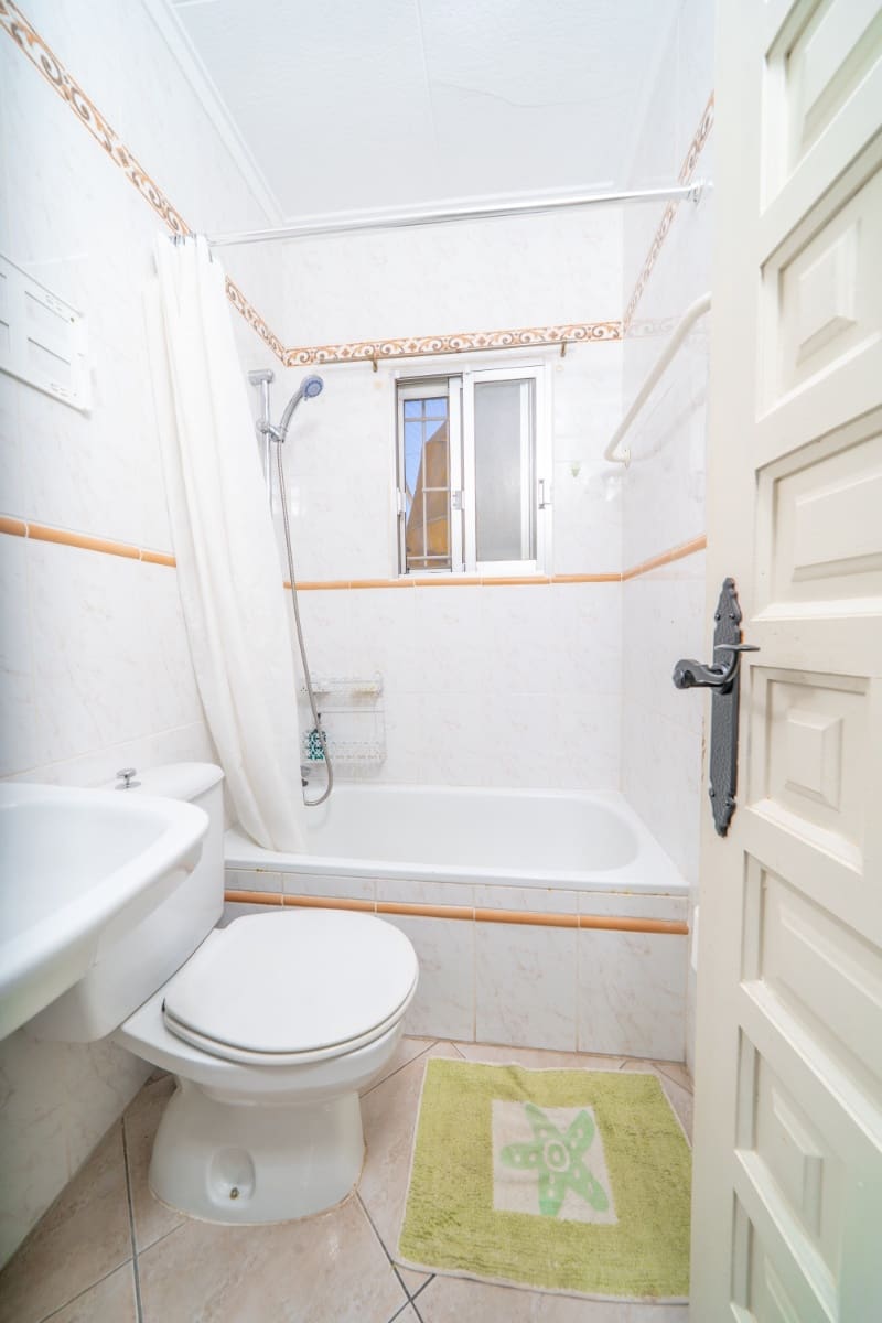 2 soverom Villa til salgs i La Marina med svømmebasseng garasje - € 235 000 (Ref: 10141367)