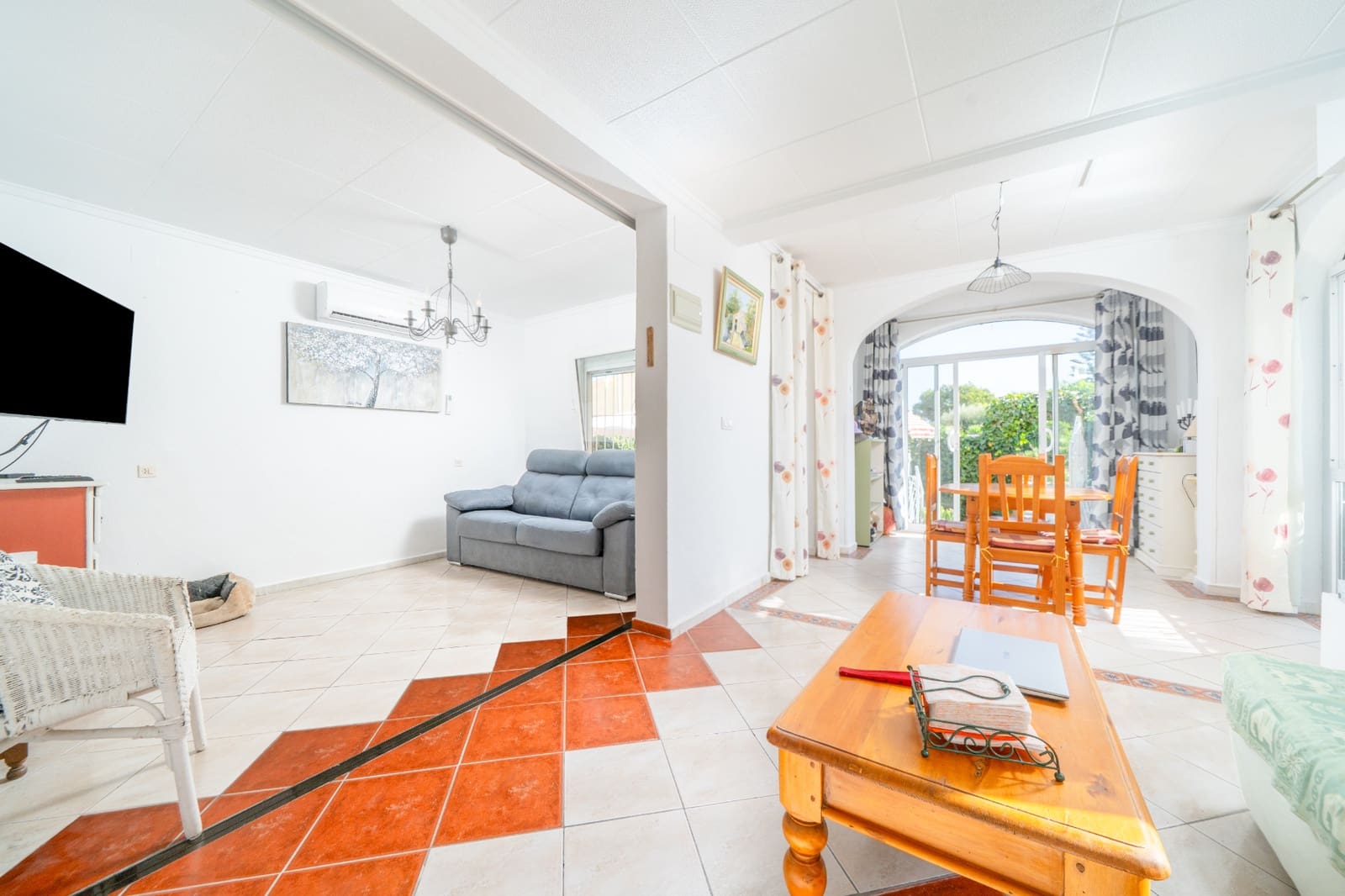 2 soverom Villa til salgs i La Marina med svømmebasseng garasje - € 235 000 (Ref: 10141367)