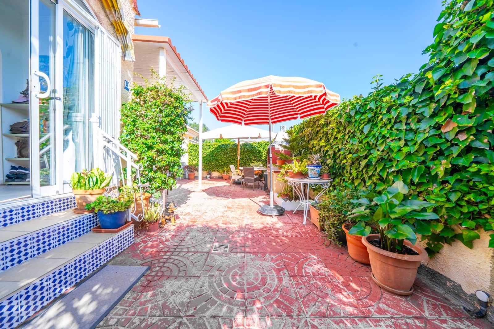 2 soverom Villa til salgs i La Marina med svømmebasseng garasje - € 235 000 (Ref: 10141367)
