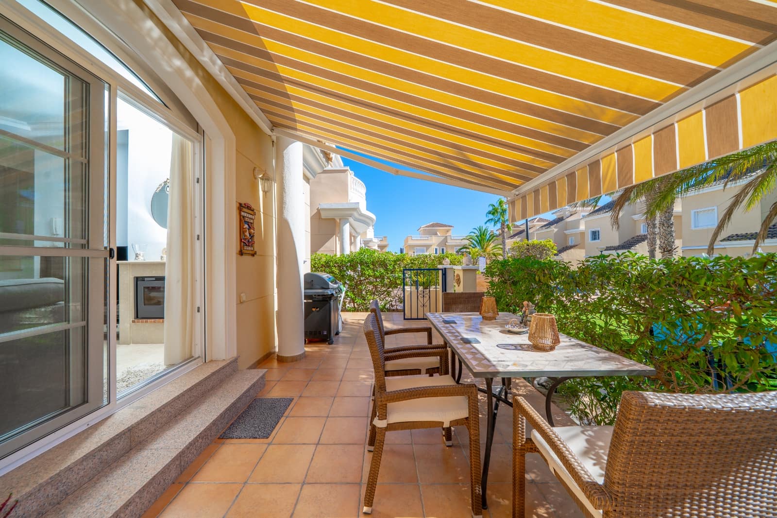 3 soveværelse Villa til salg i La Marina med swimmingpool - € 344.995 (Ref: 10155920)