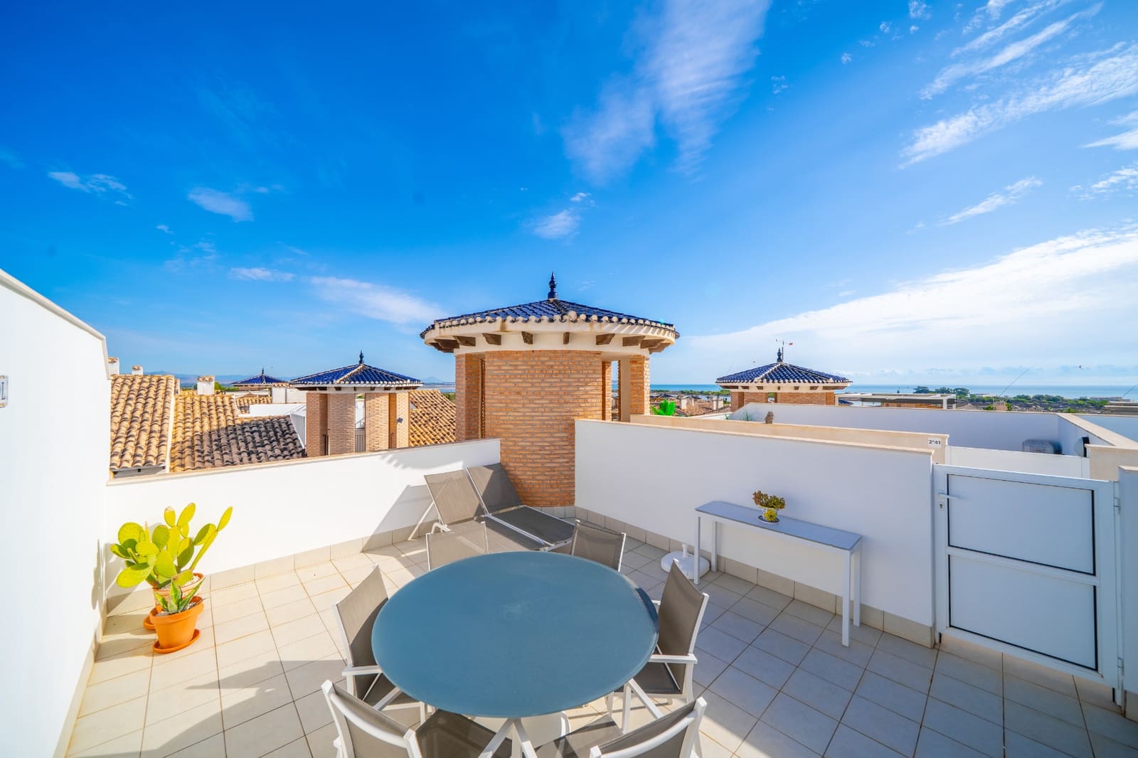 Apartamento de 2 habitaciones en El Pinet en venta con piscina garaje - 219.000 € (Ref: 10163758)