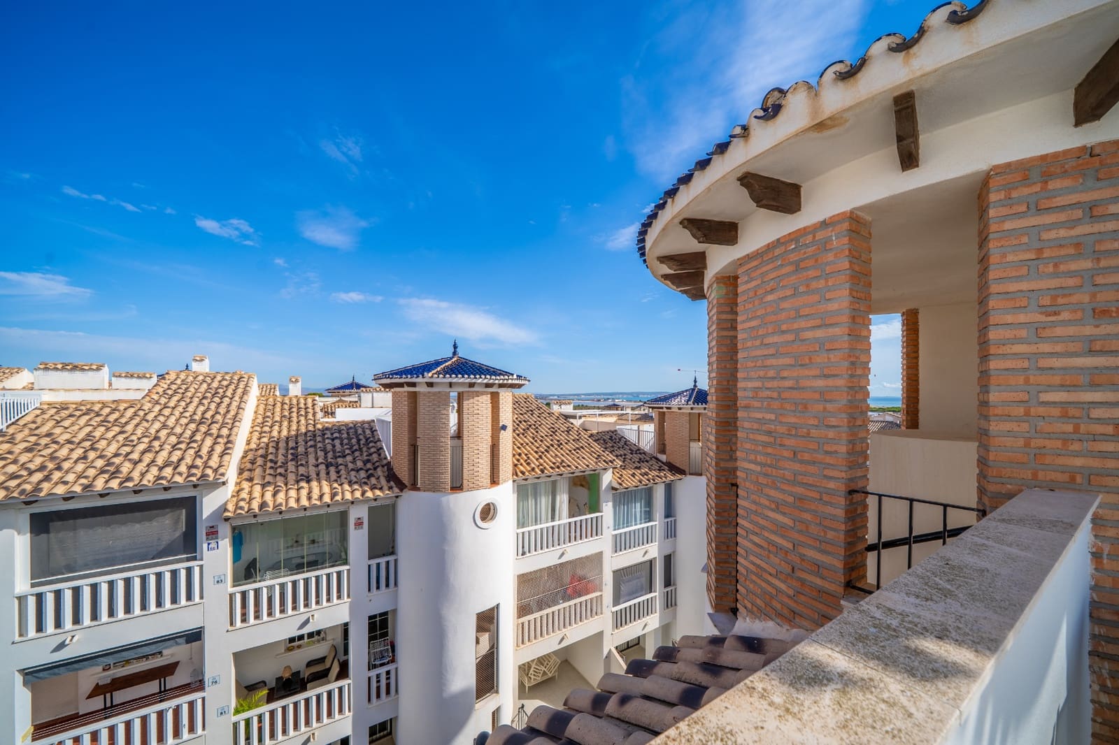 Apartamento de 2 habitaciones en El Pinet en venta con piscina garaje - 219.000 € (Ref: 10163758)