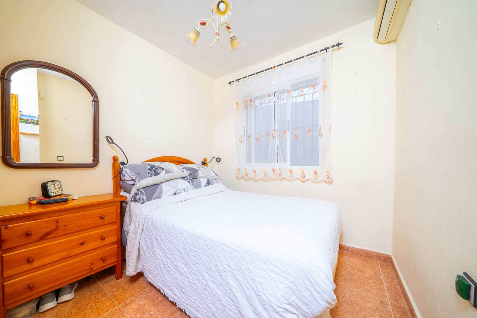 3 soverom Kjedet enebolig til salgs i La Marina med svømmebasseng garasje - € 199 950 (Ref: 10172137)