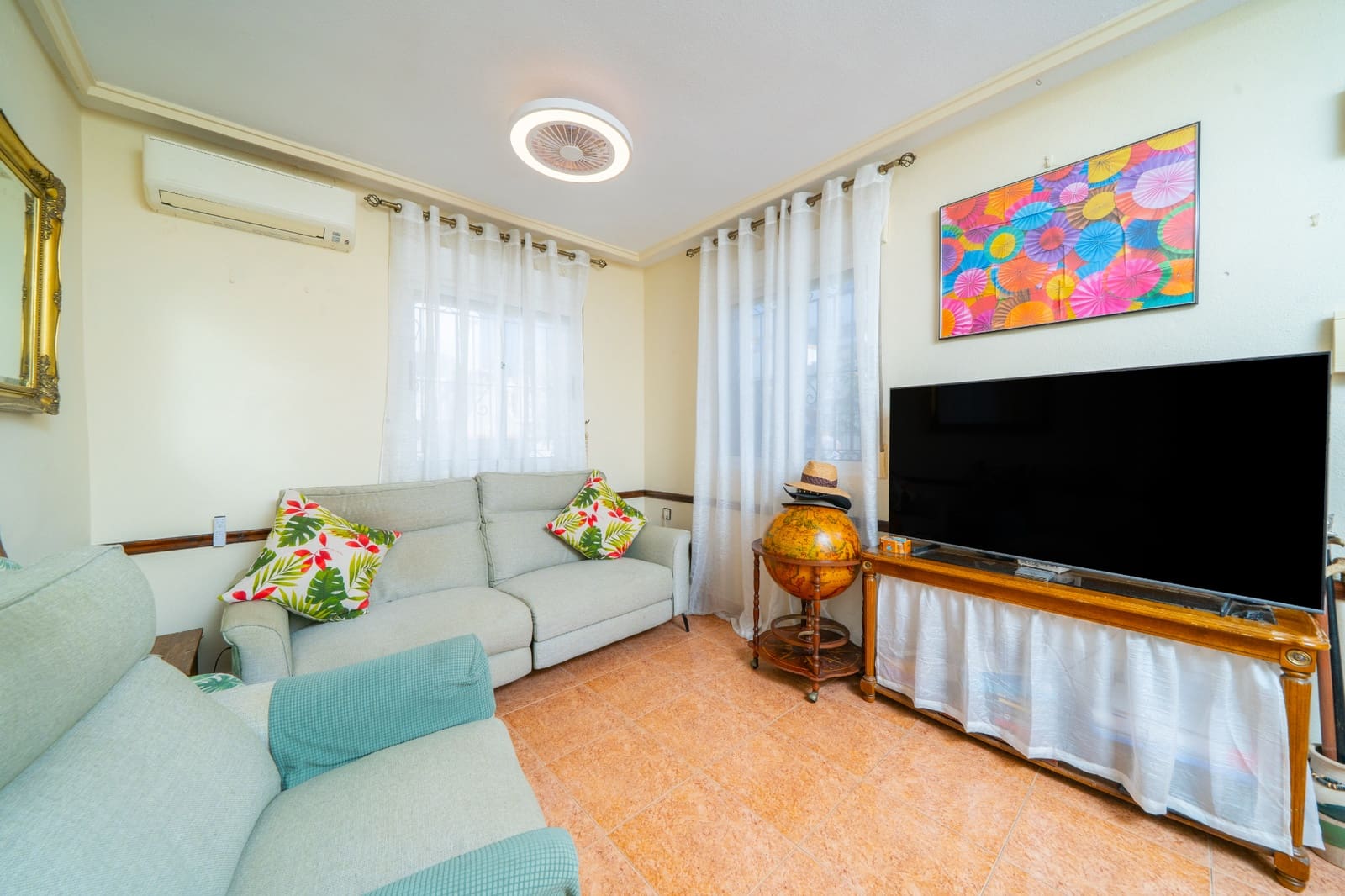 3 soverom Kjedet enebolig til salgs i La Marina med svømmebasseng garasje - € 199 950 (Ref: 10172137)