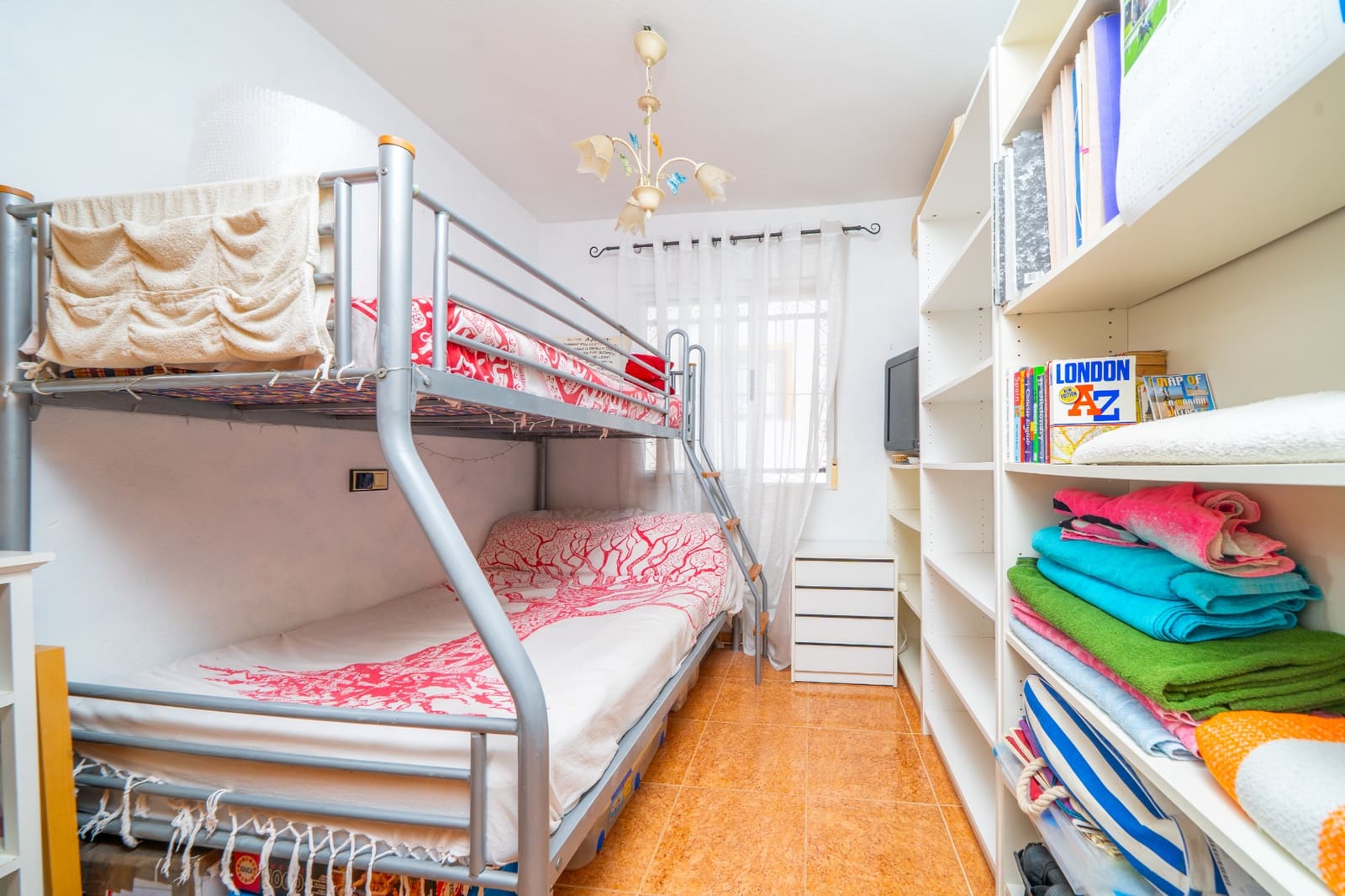 3 soverom Kjedet enebolig til salgs i La Marina med svømmebasseng garasje - € 199 950 (Ref: 10172137)