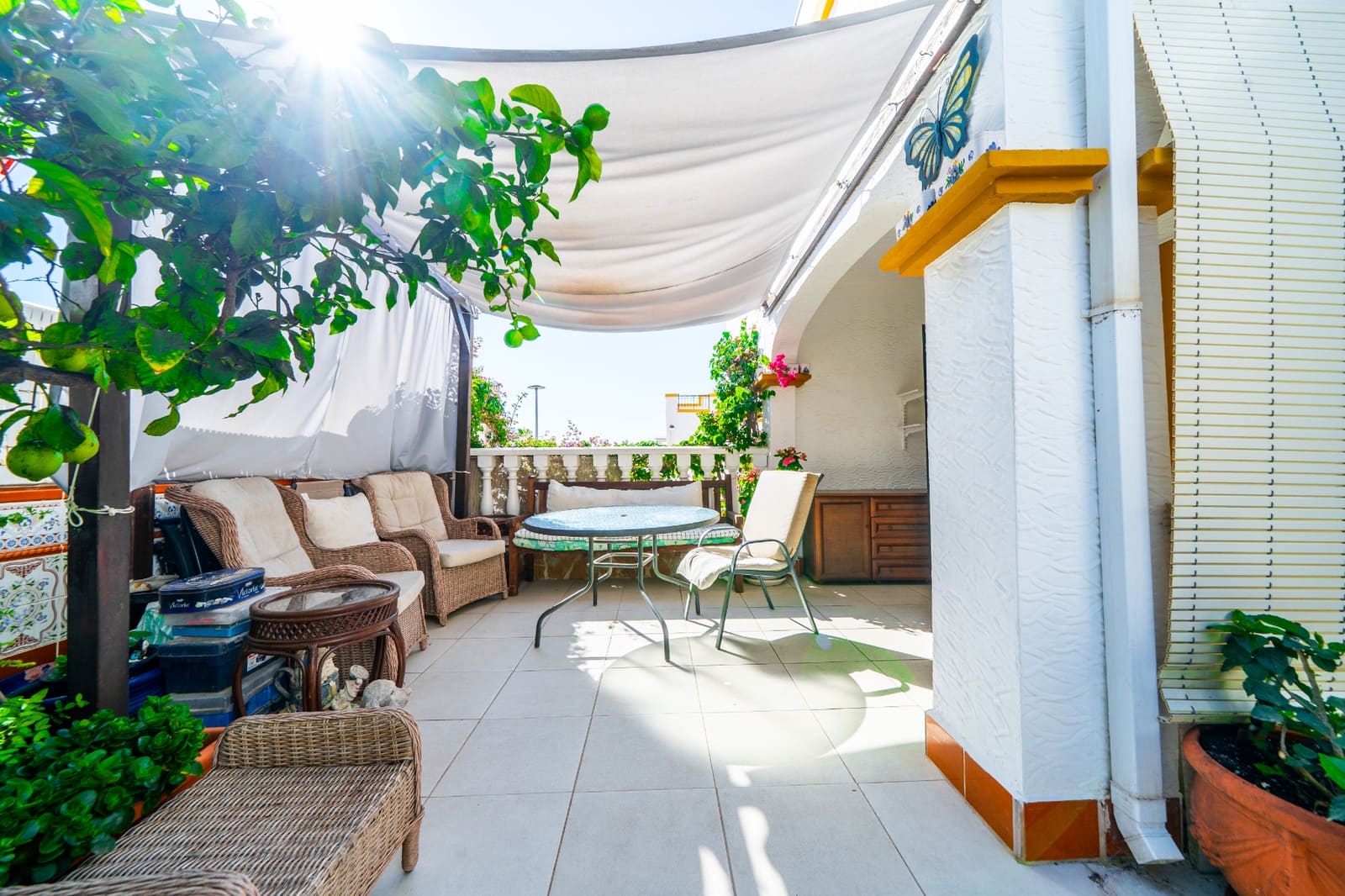 3 soverom Kjedet enebolig til salgs i La Marina med svømmebasseng garasje - € 199 950 (Ref: 10172137)