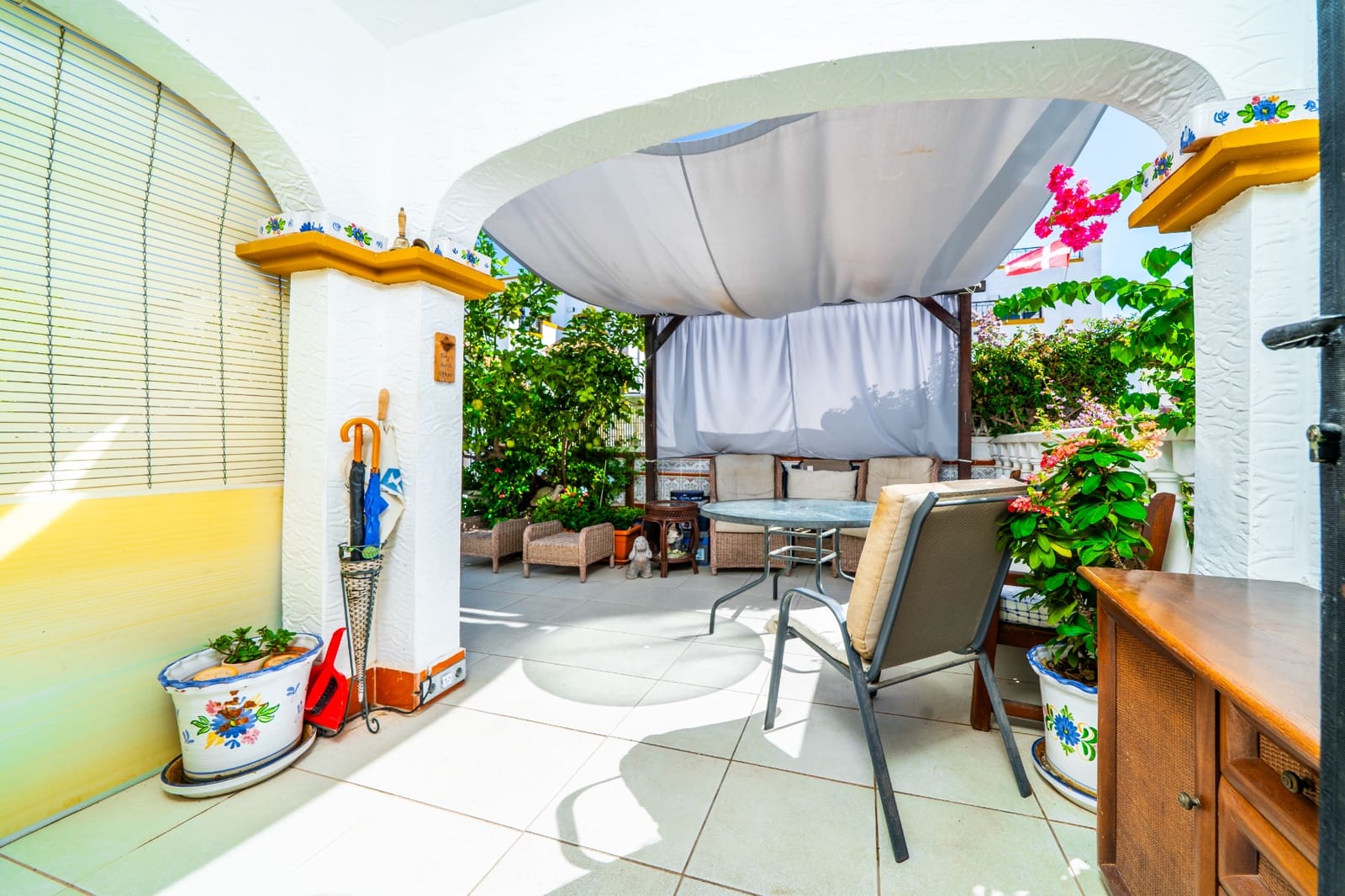 3 soverom Kjedet enebolig til salgs i La Marina med svømmebasseng garasje - € 199 950 (Ref: 10172137)