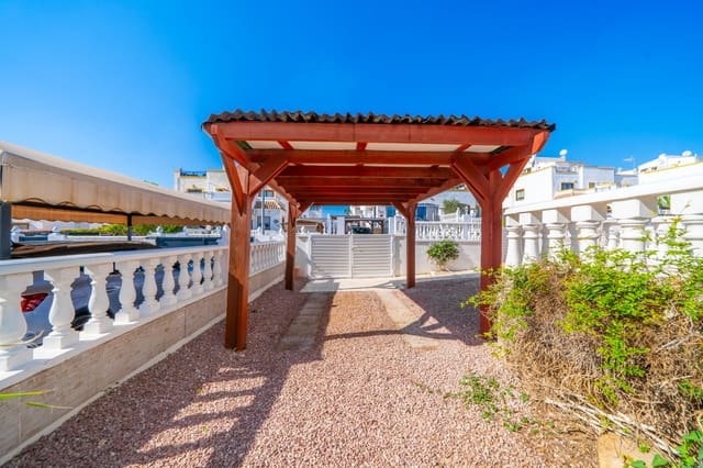 3 makuuhuone Paritalo myytävänä paikassa La Marina, Elche / Elx mukana uima-altaan 
autotalli - 185 000 € (Ref: 10185971)
