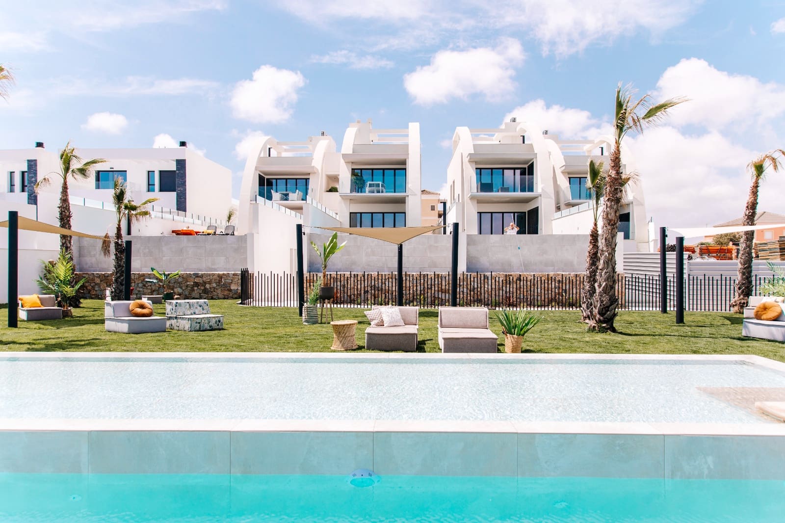 2 bedroom Apartment for sale in Ciudad Quesada with pool - € 475,000 (Ref: 7073806)