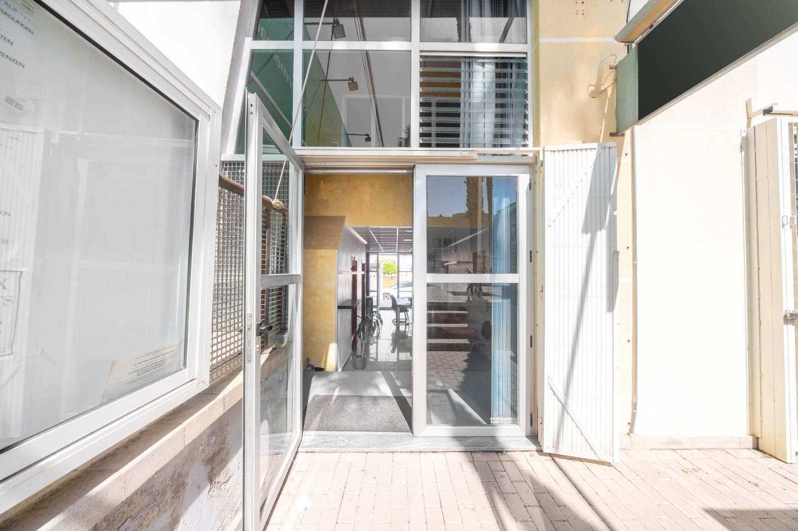 Entreprise à vendre à La Marina - 119 000 € (Ref: 7575810)