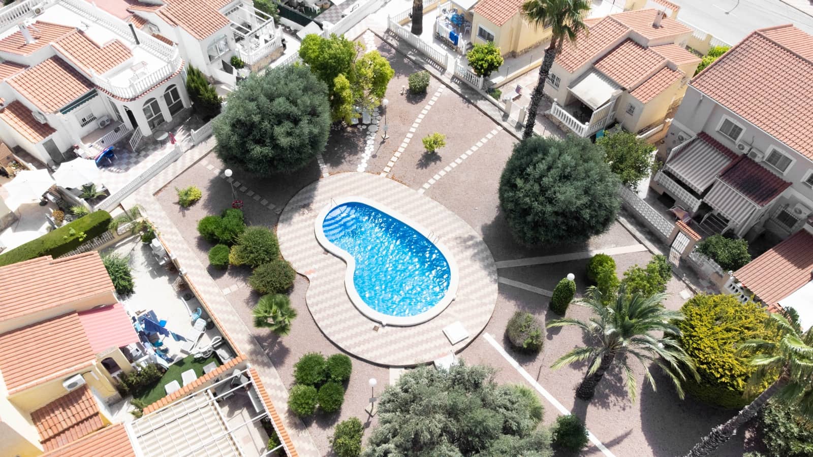 6 bedroom Villa for sale in La Marina, Elche / Elx with pool € 260,000 (Ref 7740316)