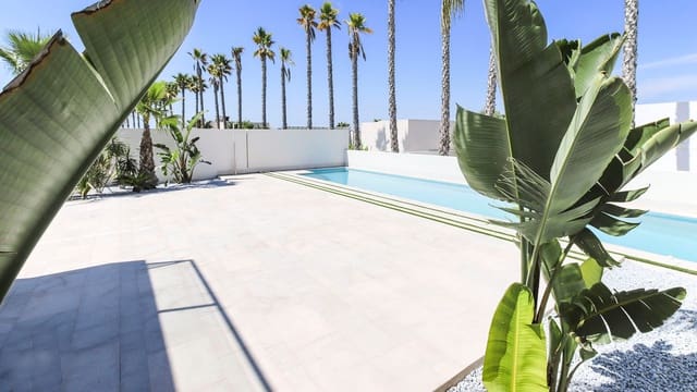 5 makuuhuone Huvila myytävänä paikassa La Marina, Elche / Elx mukana uima-altaan - 988 500 € (Ref: 8047080)