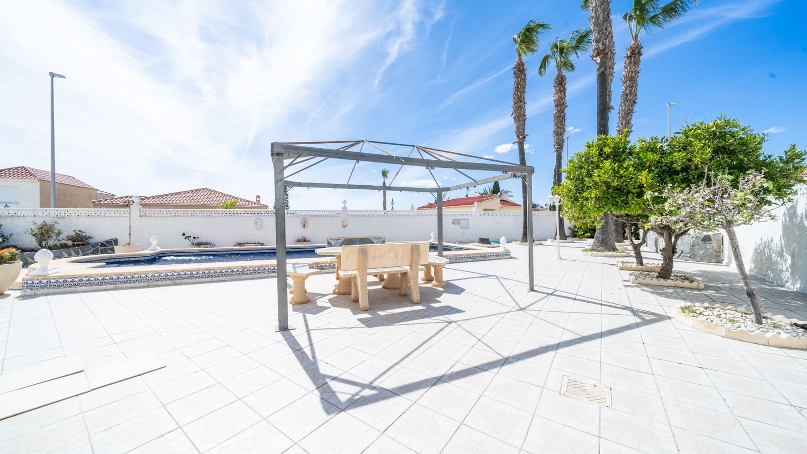 3 slaapkamer Villa te koop in La Escuera met zwembad garage - € 495.000 (Ref: 8274421)