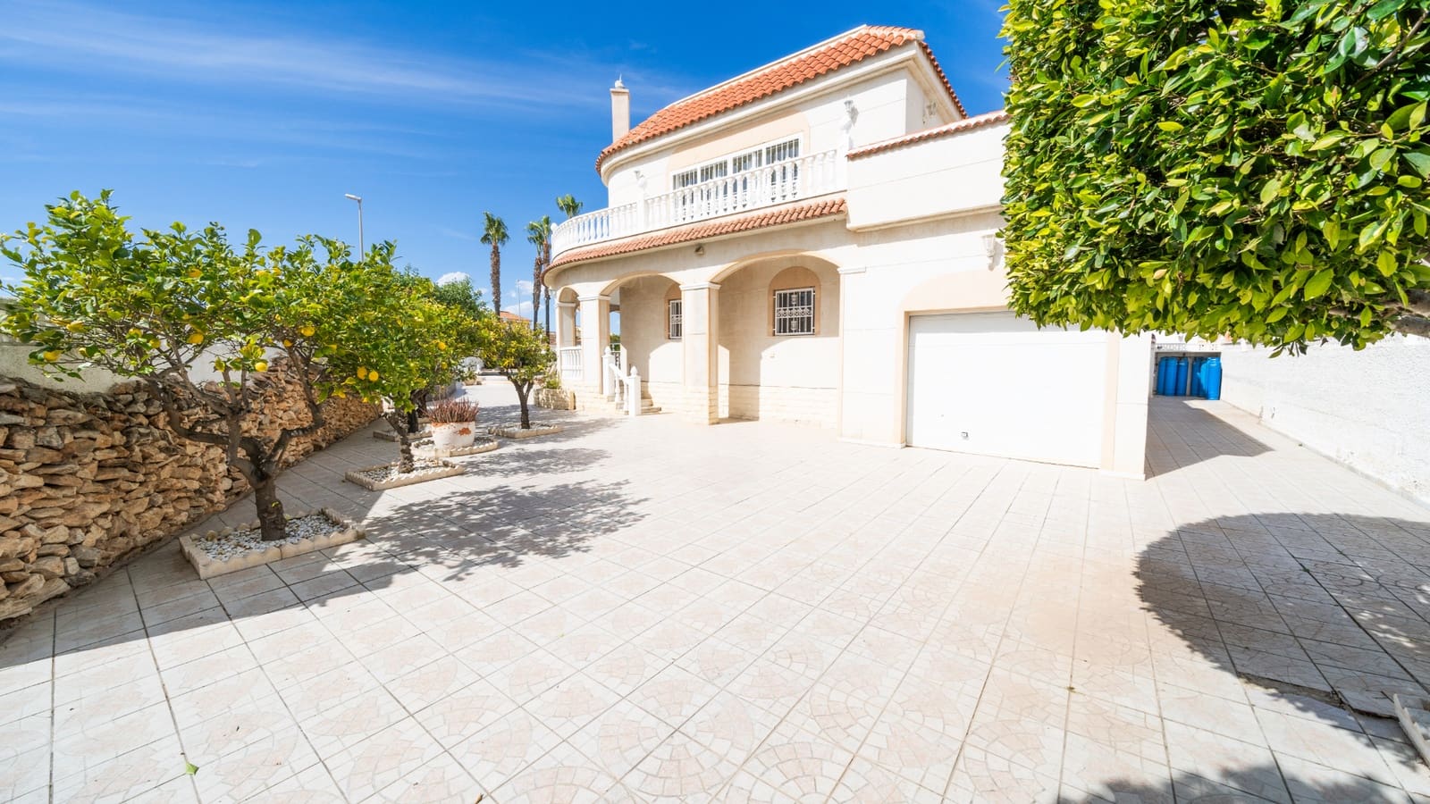 3 slaapkamer Villa te koop in La Escuera met zwembad garage - € 495.000 (Ref: 8274421)