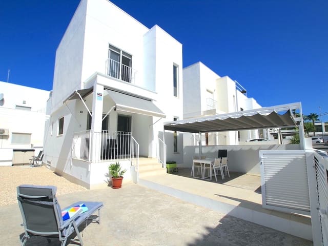 Chalet de 4 habitaciones en La Marina, Elche / Elx en venta con piscina - 289.000 € (Ref: 8647121)