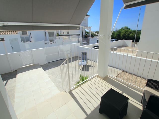 Chalet de 4 habitaciones en La Marina, Elche / Elx en venta con piscina - 289.000 € (Ref: 8647121)