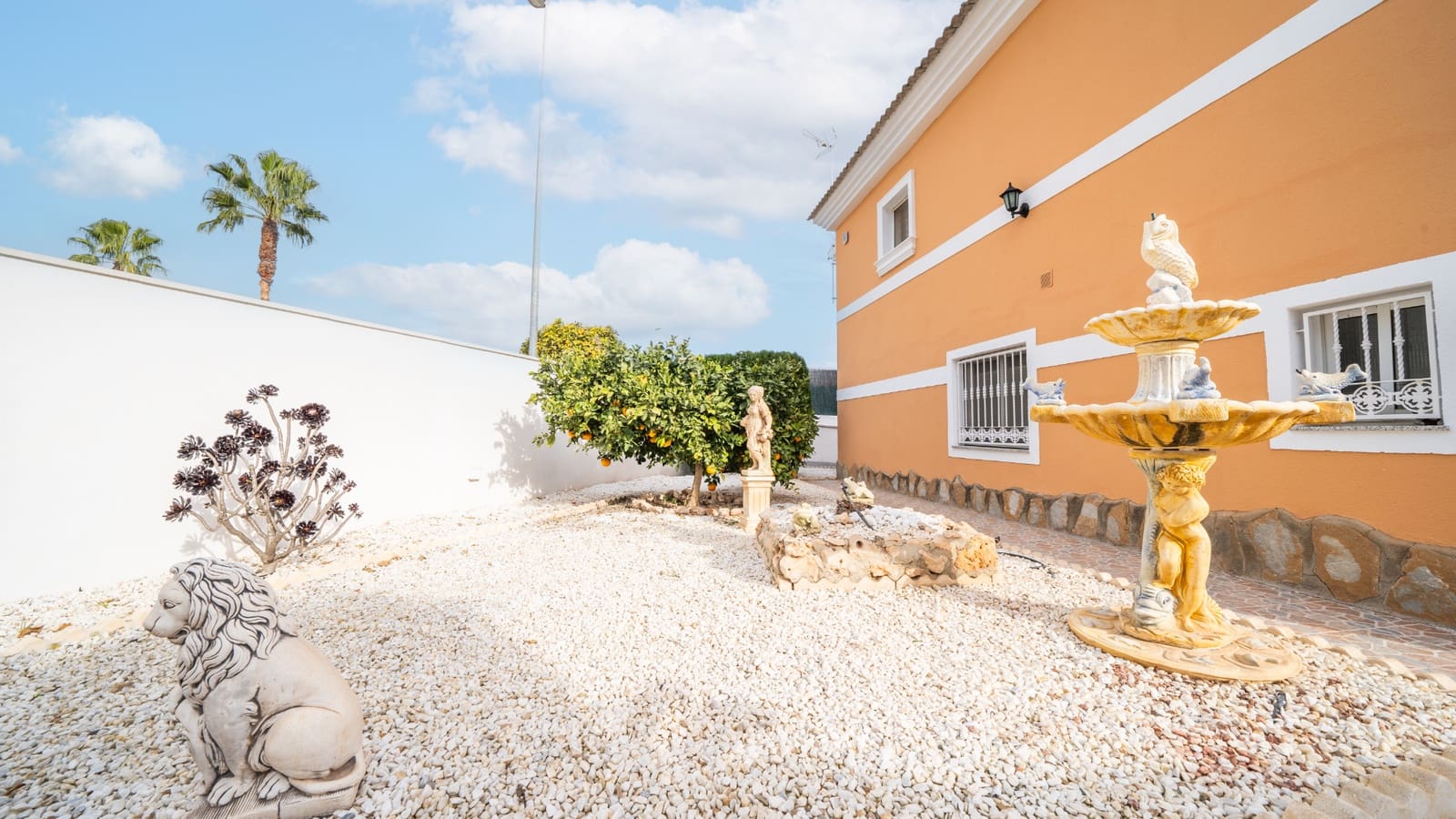 4 sypialnia Willa na sprzedaż w La Marina z basenem garażem - 380 000 € (Ref: 8712957)