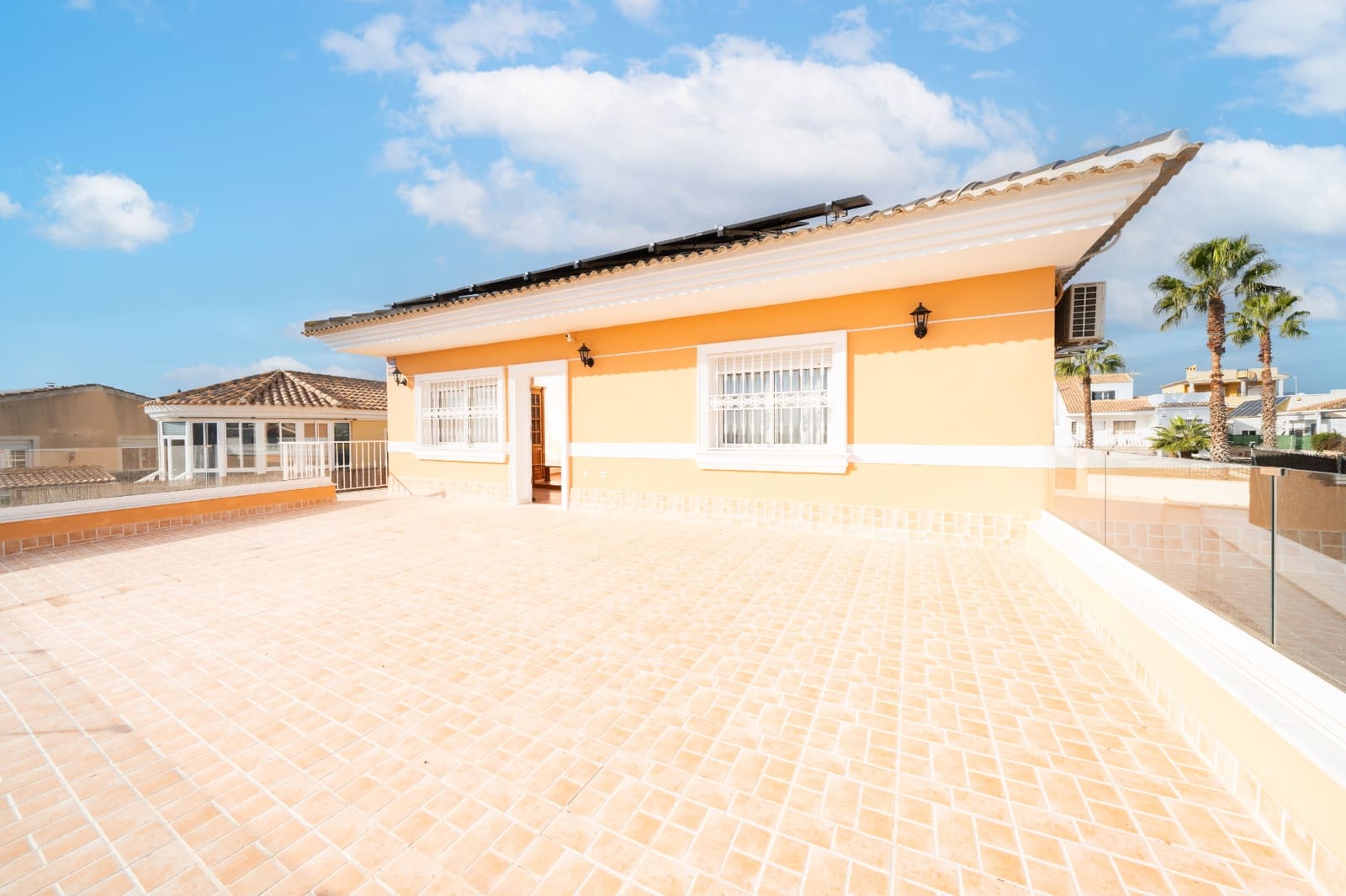 4 sypialnia Willa na sprzedaż w La Marina z basenem garażem - 380 000 € (Ref: 8712957)