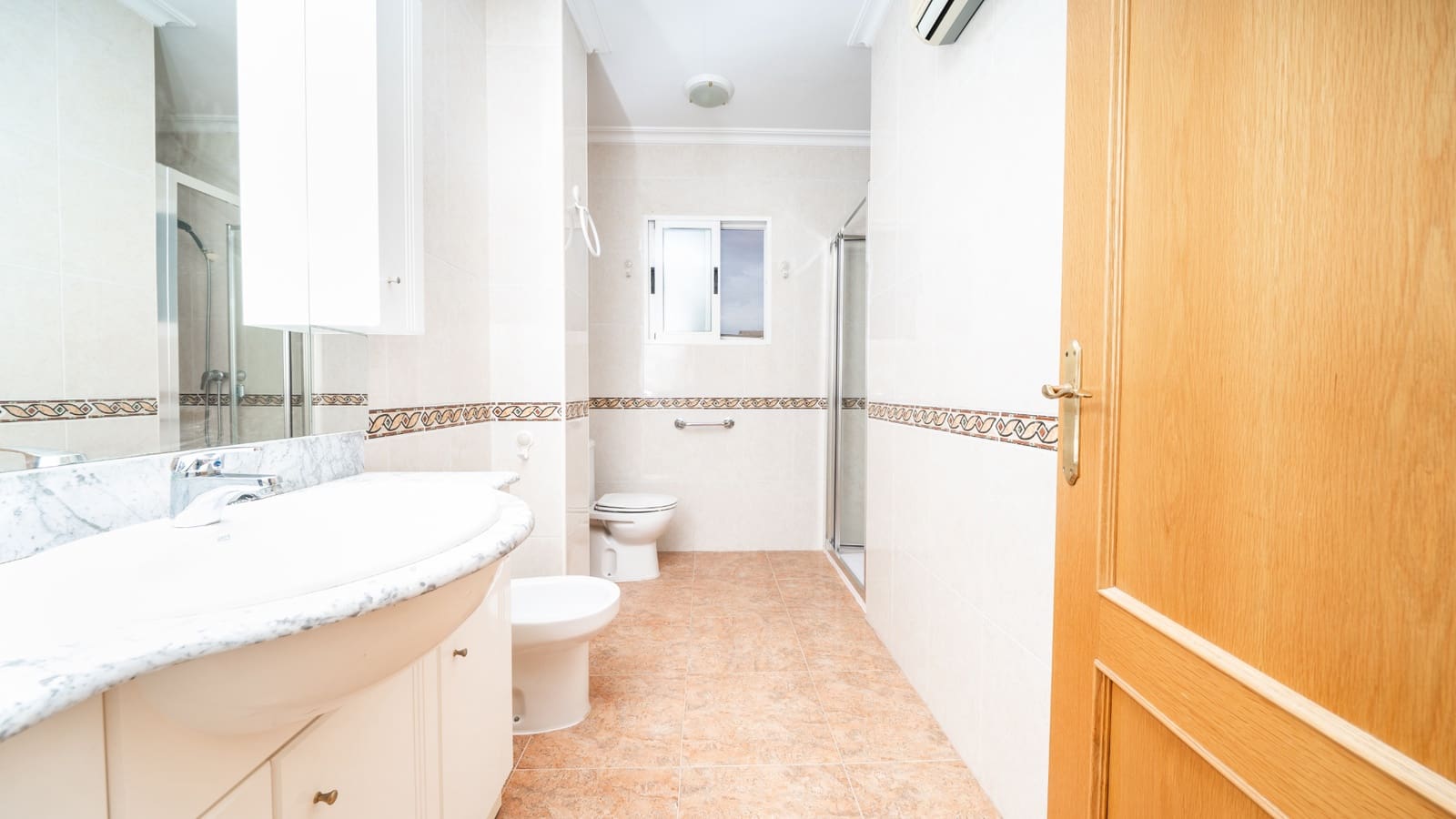 4 sypialnia Willa na sprzedaż w La Marina z basenem garażem - 380 000 € (Ref: 8712957)