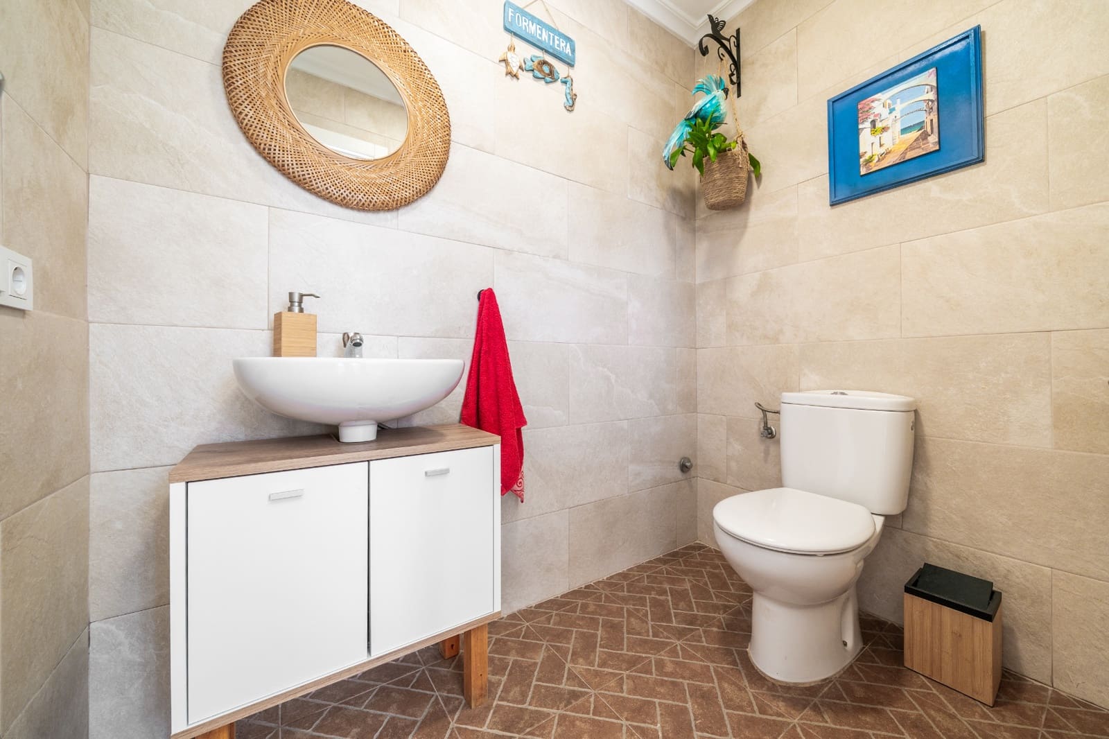 4 bedroom Villa for sale in La Escuera with pool - € 599,000 (Ref: 8840256)